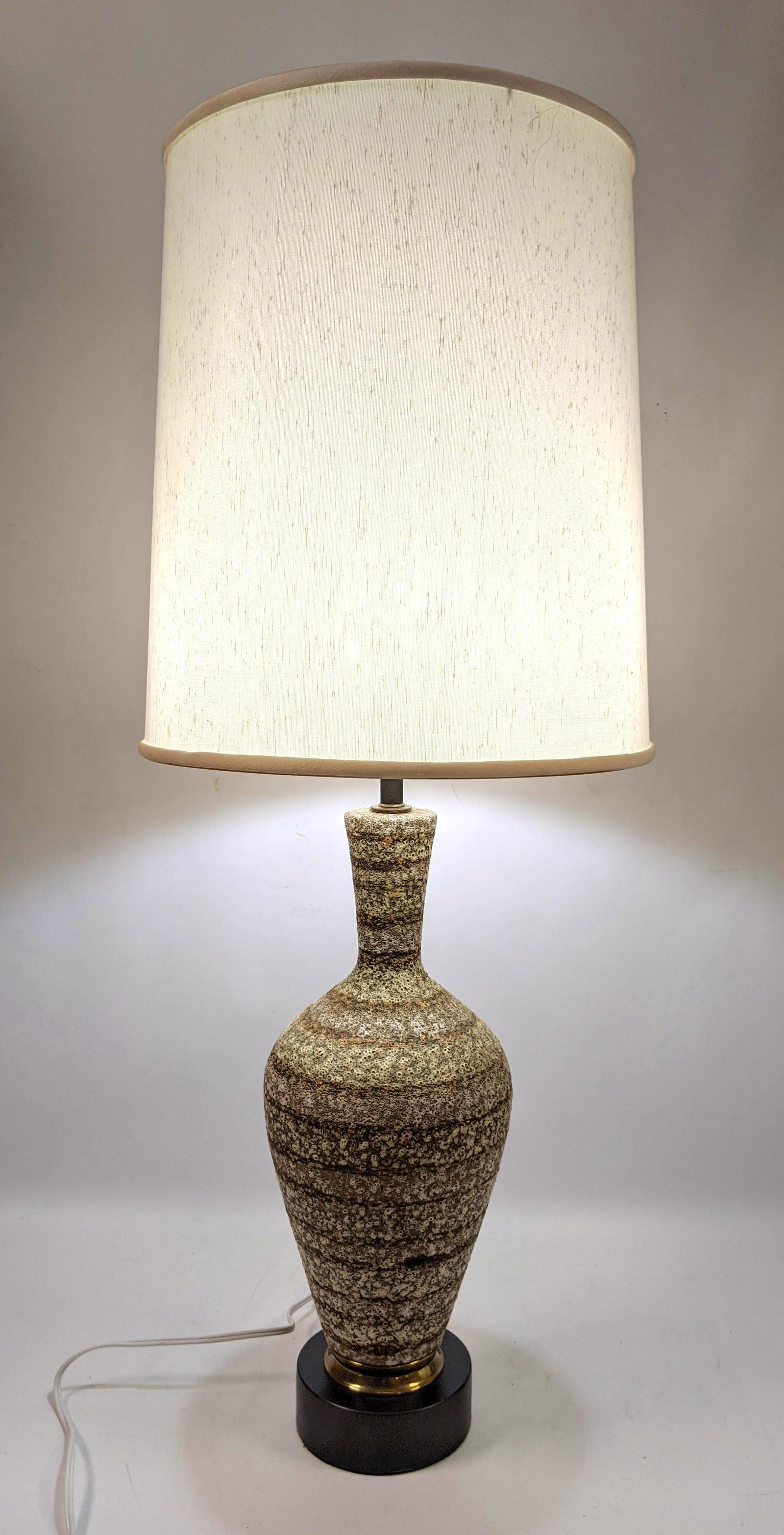 Mid Century Modern  Art Pottery Table Lamp. Striped Lav (1 of 13)
