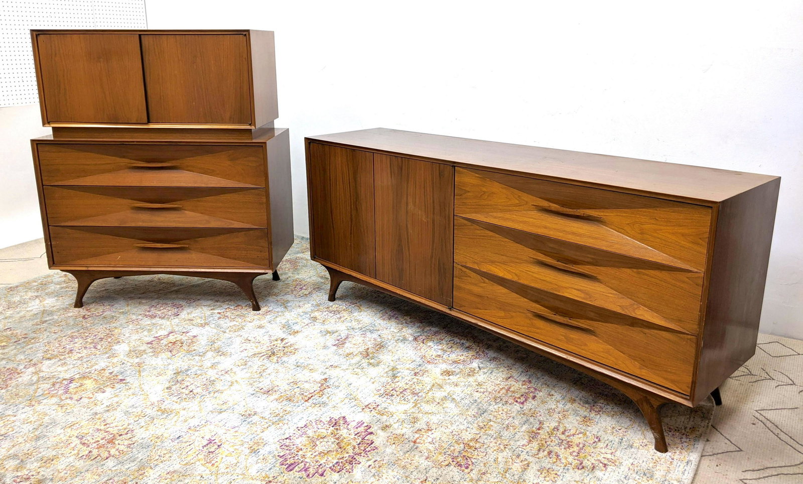 2pc Sculptured Front Walnut Dressers Chests. American M (1 of 16)