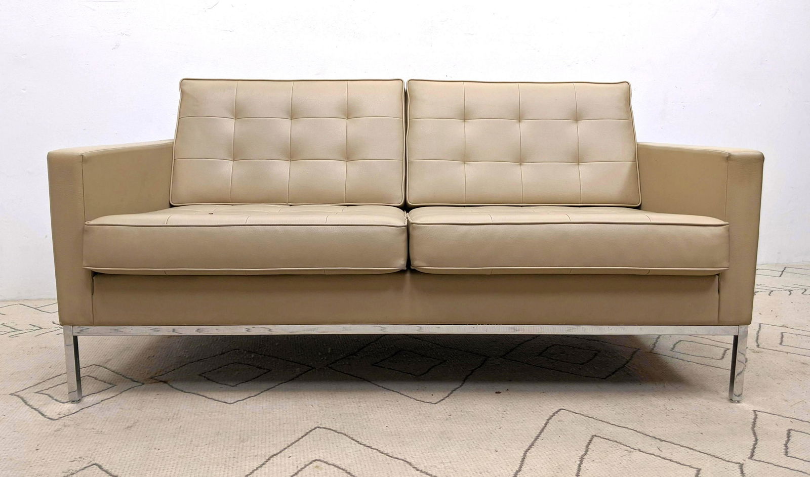 FLORENCE KNOLL Love Seat Sofa. Tan Leather. KNOLL STUDI (1 of 14)