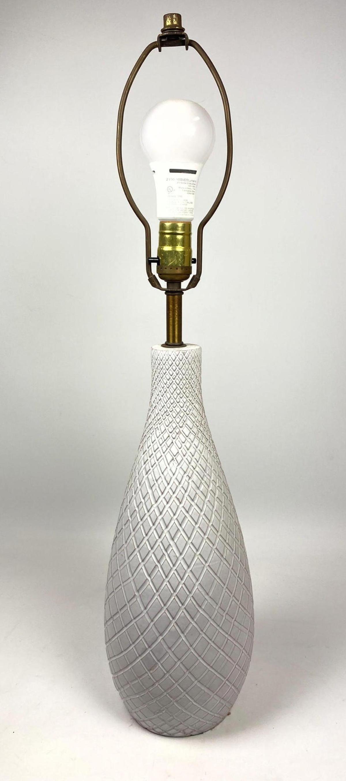 White Glazed Art Pottery Table Lamp. Incised diamond (1 of 7)