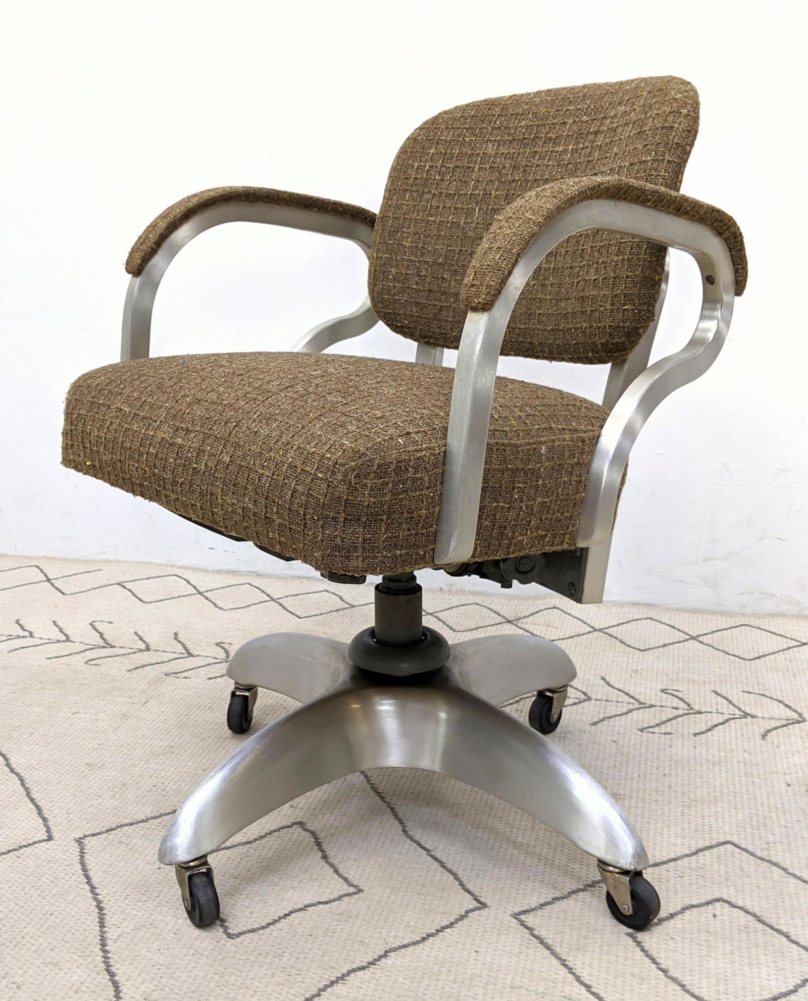 GOODFORM Aluminum Desk Chair on Casters. (1 of 13)