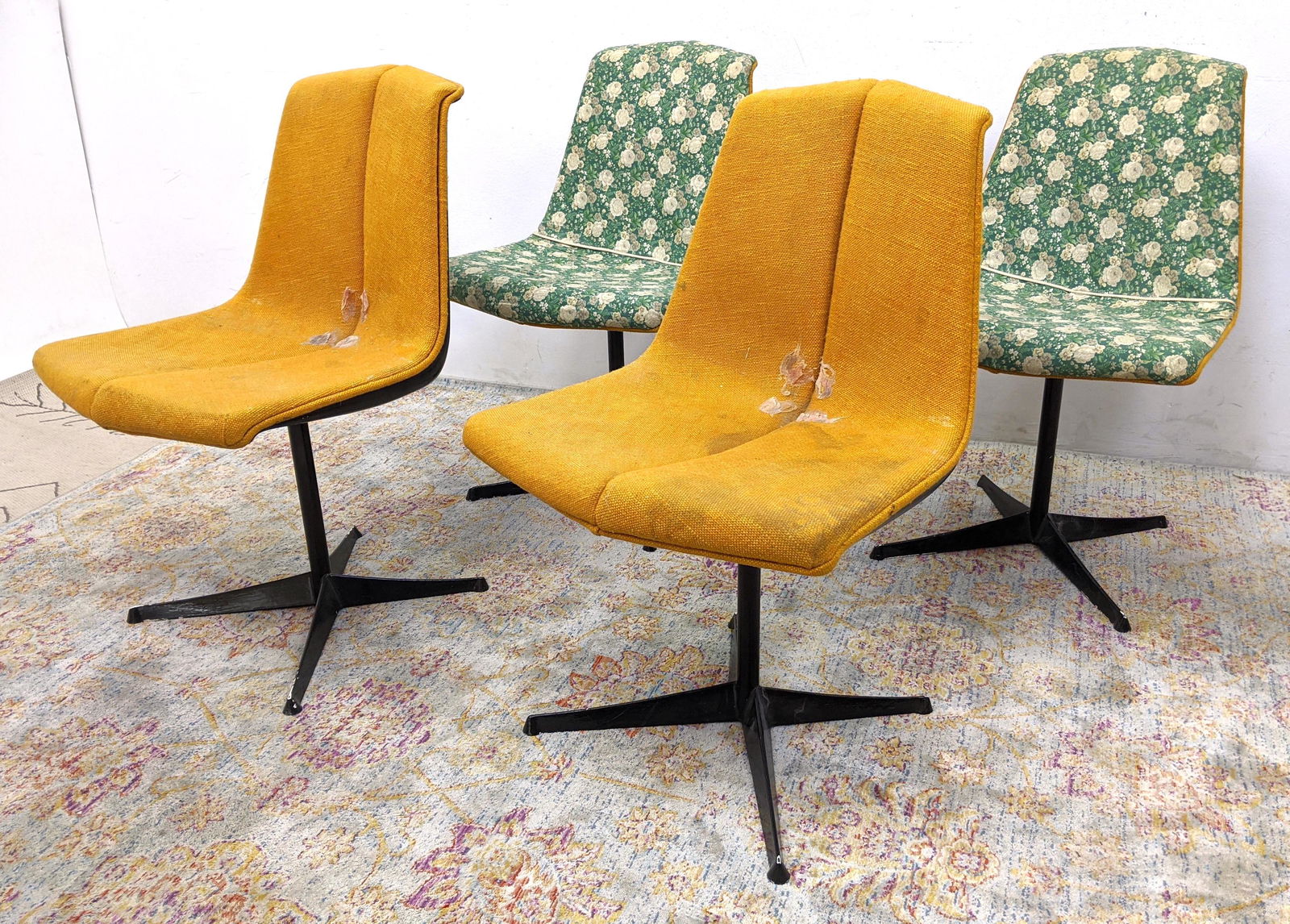 4 RICHARD SCHULTZ for KNOLL Dining Chairs. (1 of 17)