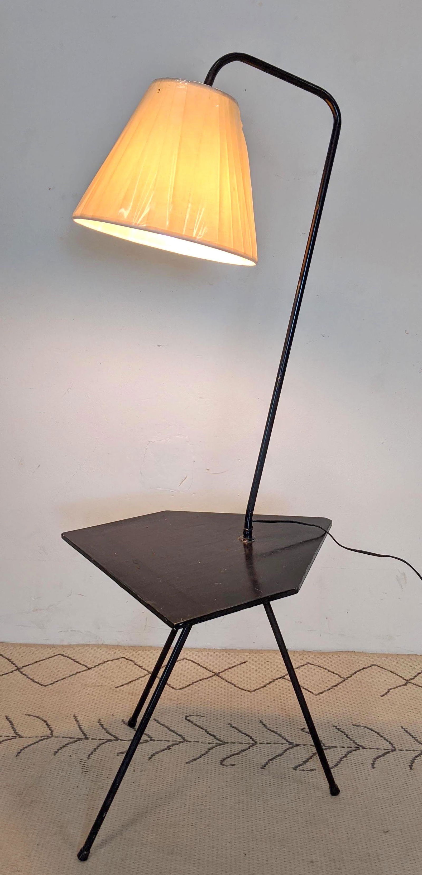 Mid Century Modern Hairpin Iron Table Floor Lamp. Tripo (1 of 12)