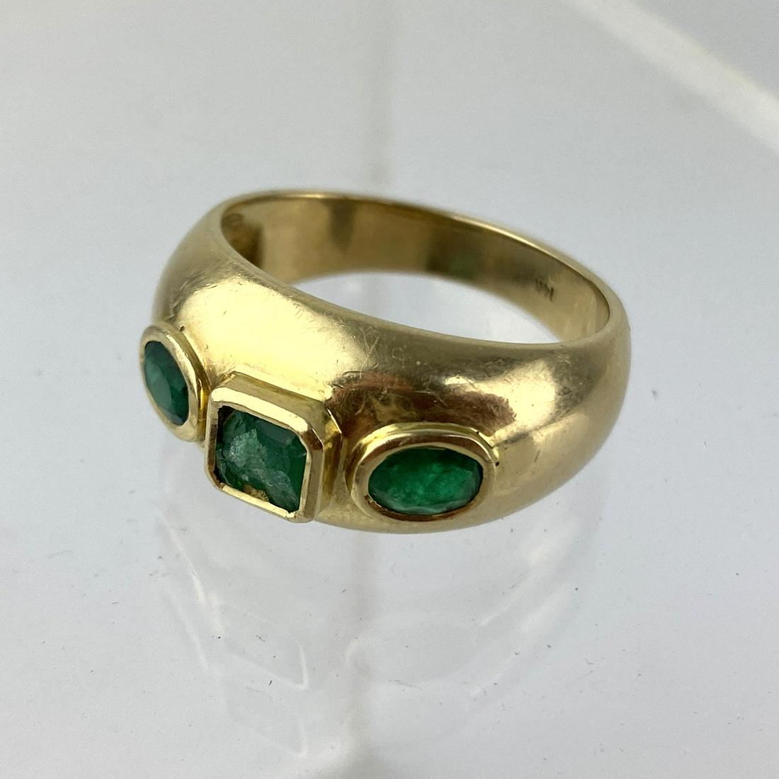 14K gold emerald Man's Ring   Three stones.  Size 11. (1 of 7)