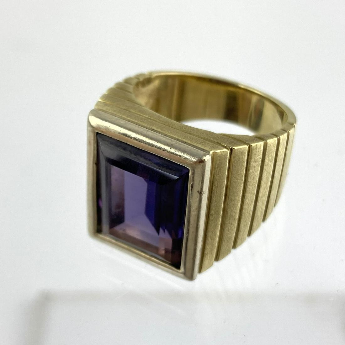 14K Gold Large Rectangular Amethyst Man's Ring.  Unmark (1 of 6)