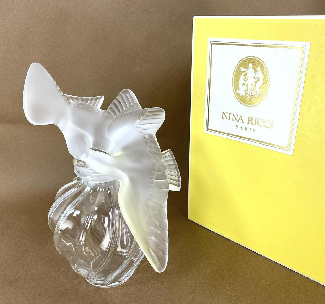 Large NINA RICCI Display Perfume Bottle. FACTICE BOTTLE (1 of 11)