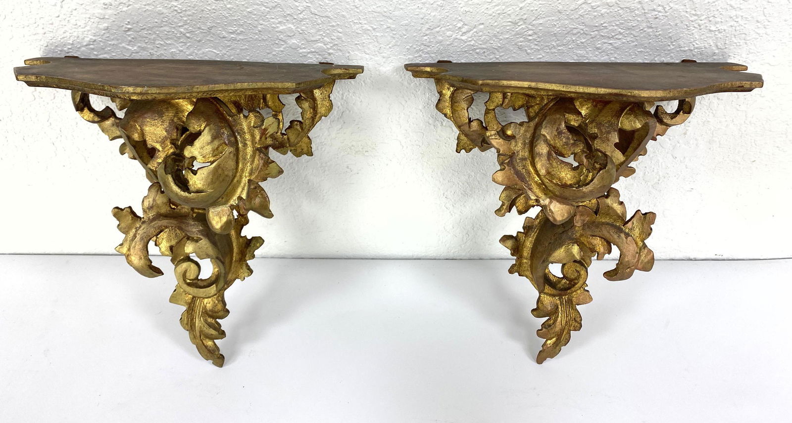 Pr Gilt Carved Wood Wall Sconce Bracket Shelves. (1 of 9)