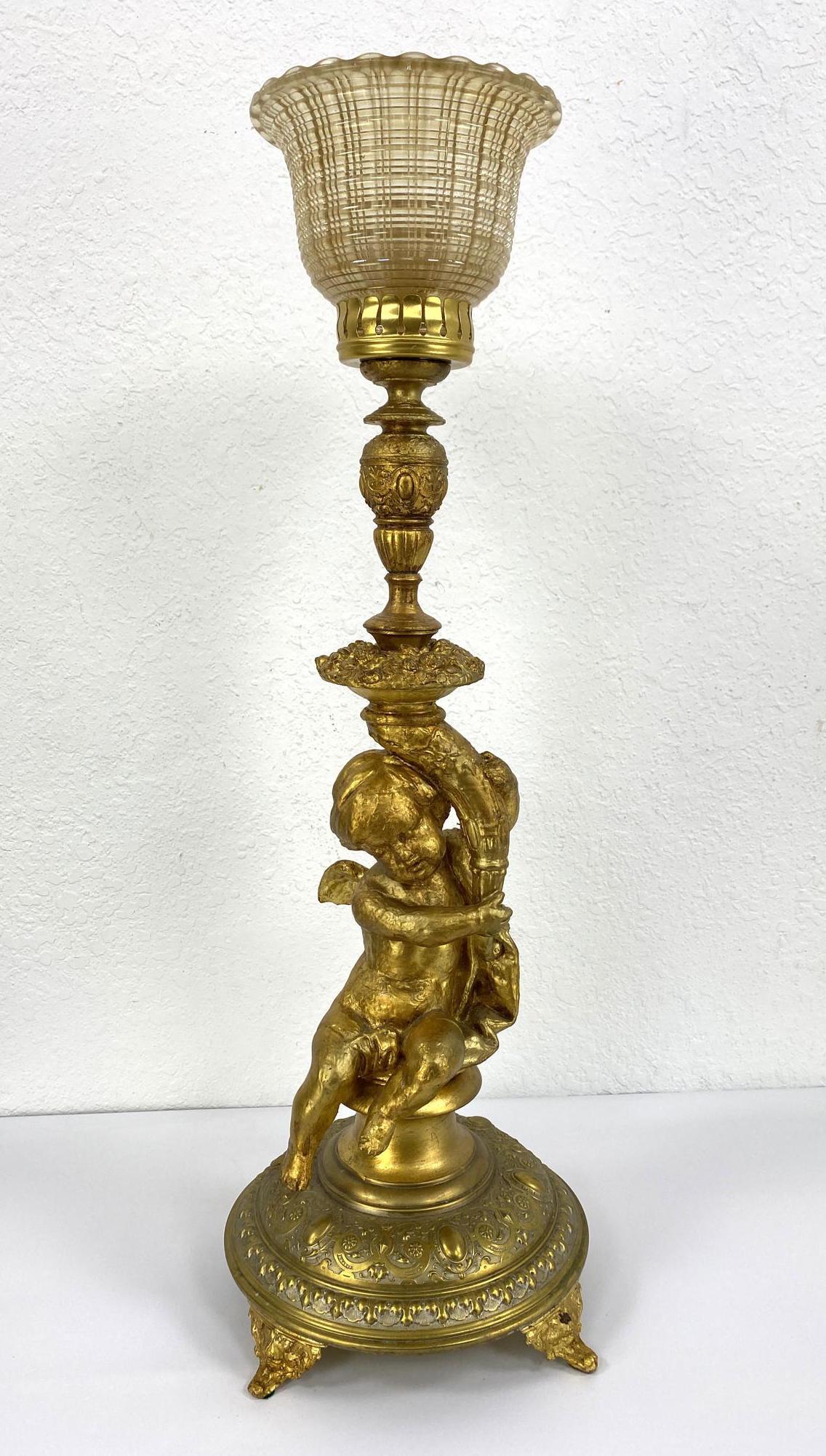 Decorative Cherub Table Lamp. (1 of 15)