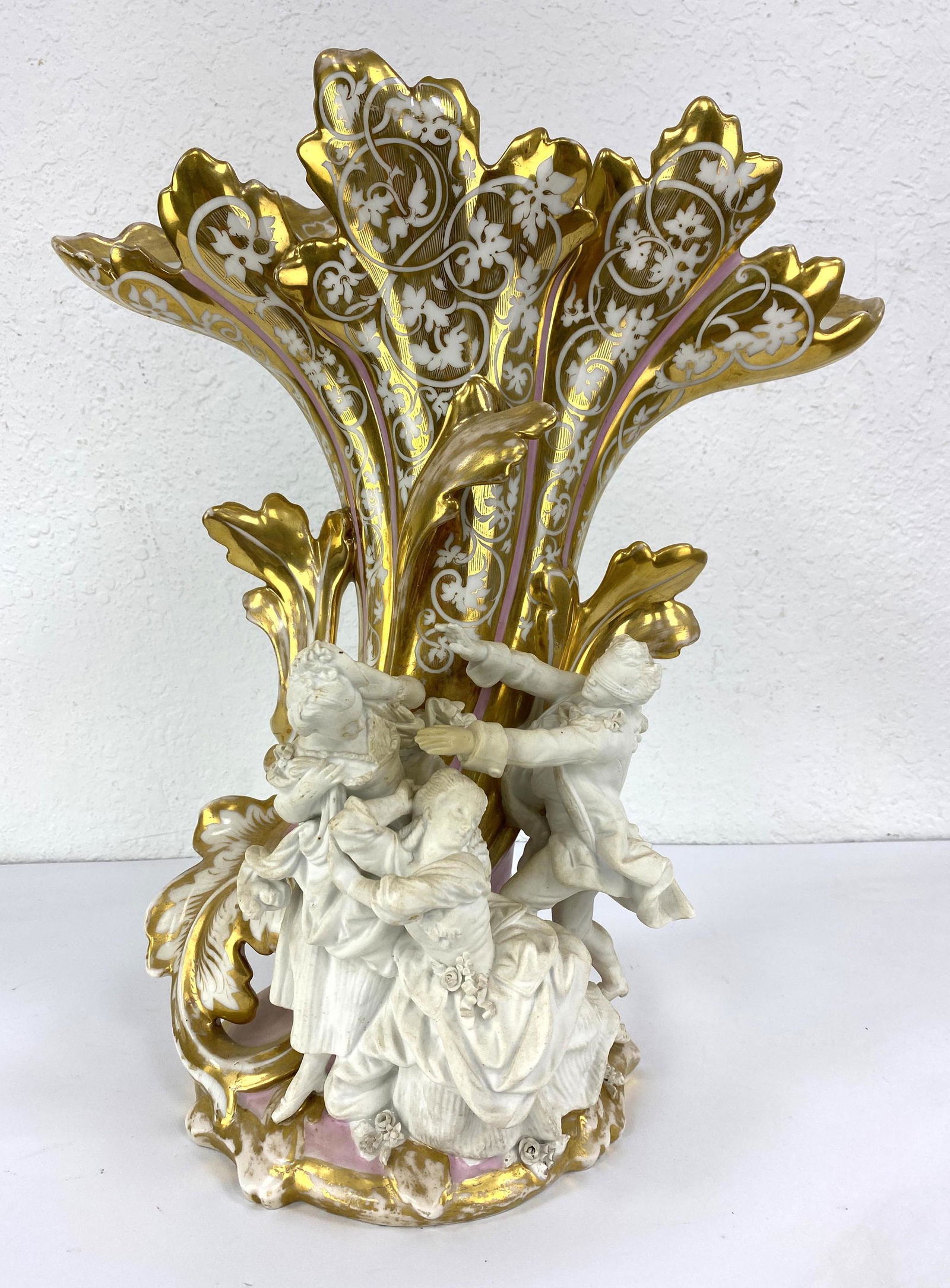 Old Paris Porcelain Mantle Vase with Bisque Figural Gro (1 of 11)