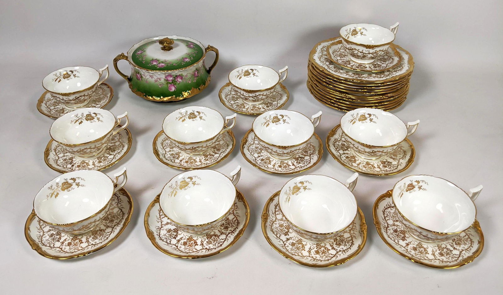 ROYAL CAULDON "King's Plate" Dessert Set. Cups, Saucers (1 of 19)