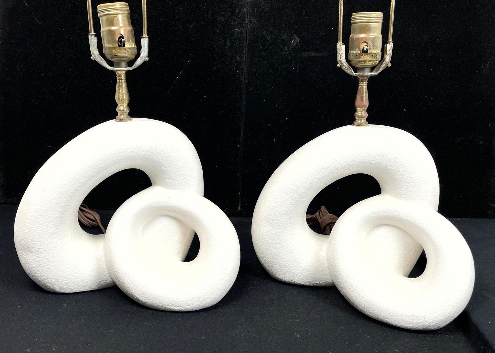 Pr Textured White Modernist Table Lamps. Each with doub (1 of 13)
