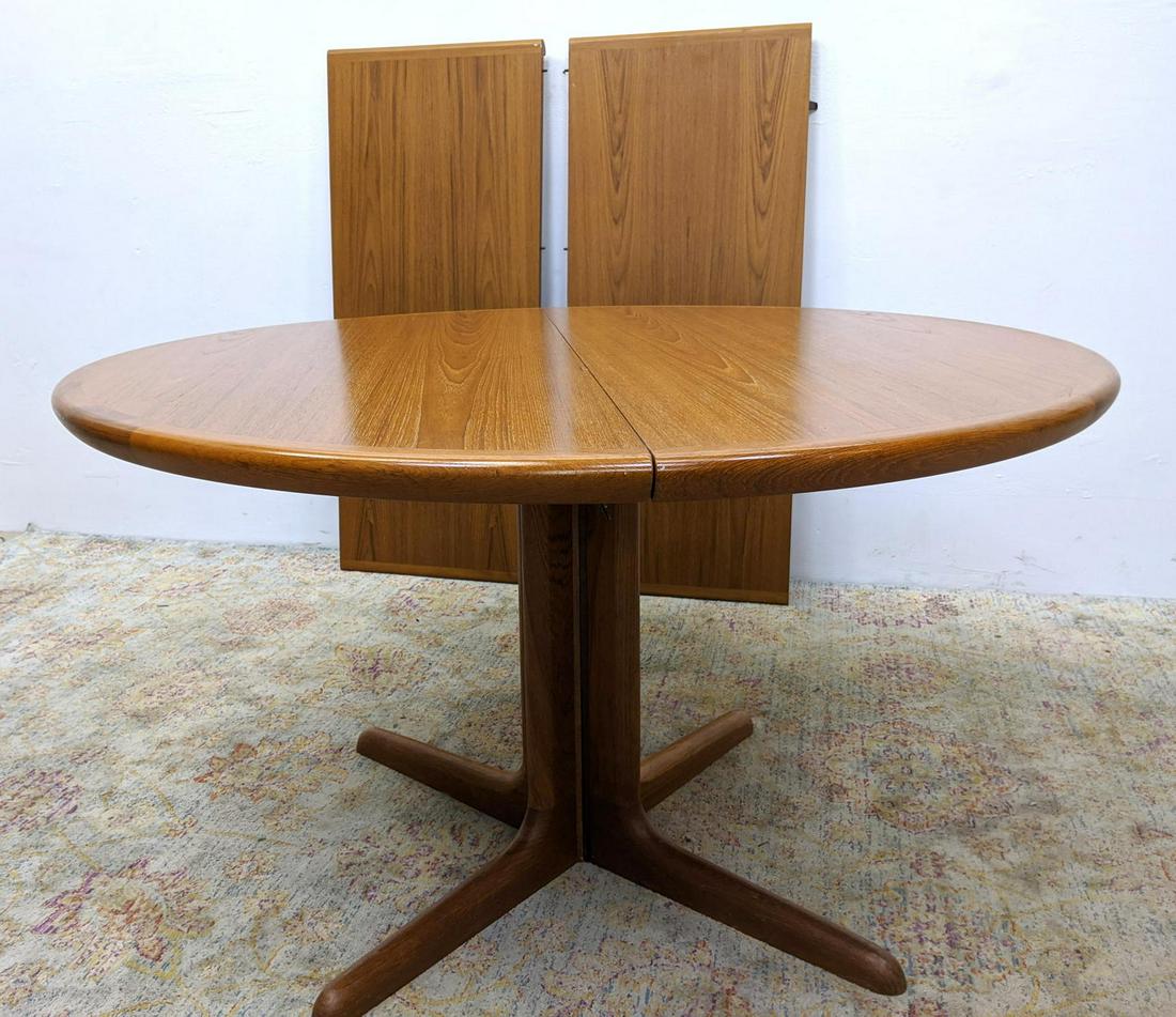 SKOVBY Round Teak Danish Modern Banded Dining Table. Mo (1 of 15)