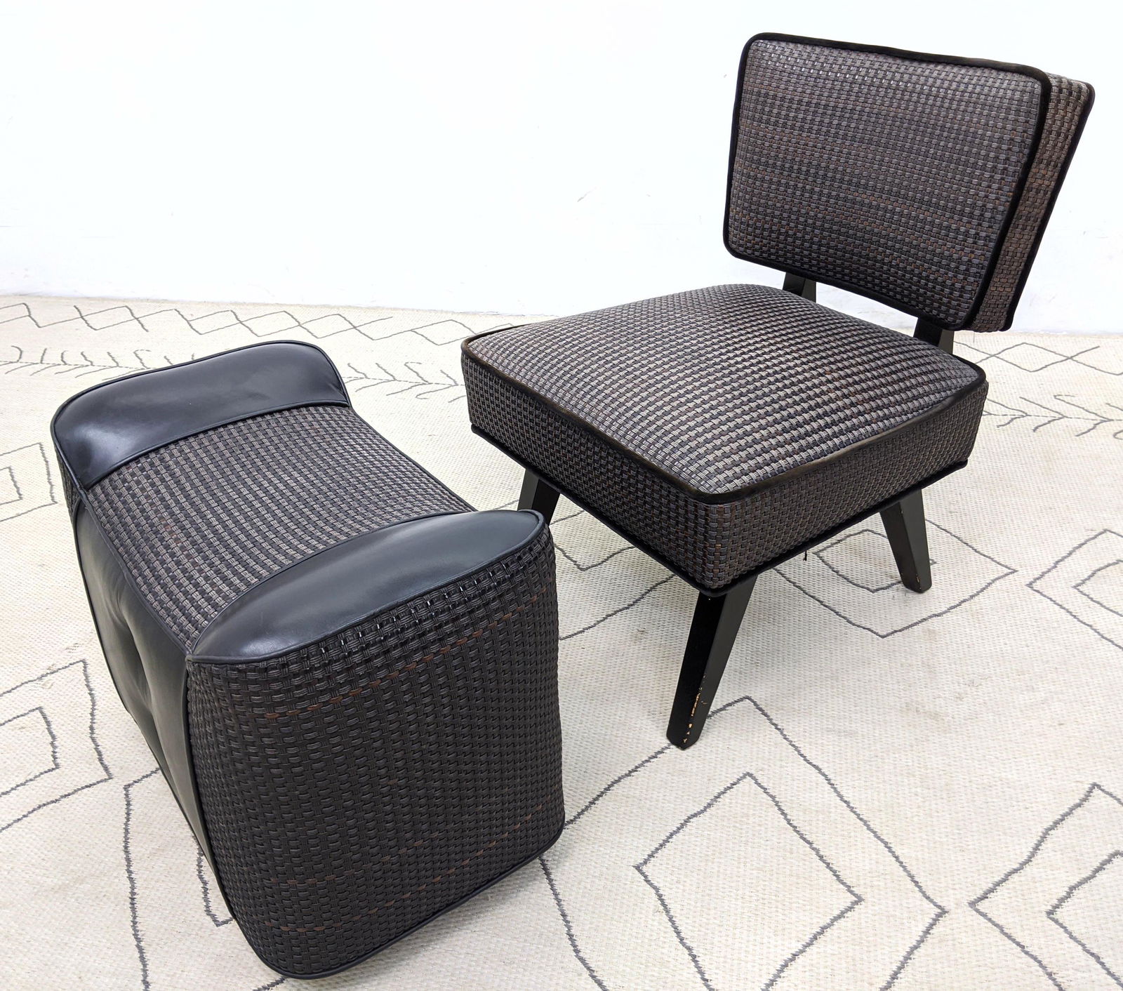 Mid Century Modern  Lounge Chair and Ottoman Bench.  Un (1 of 15)