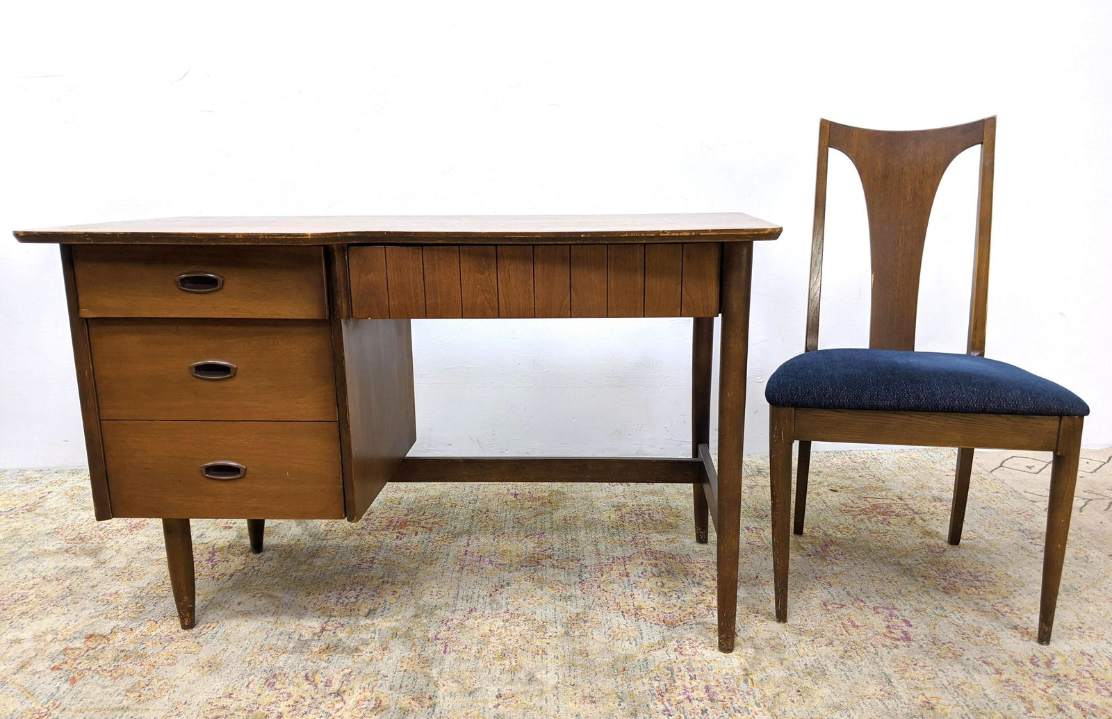 American Modern Walnut Desk and Chair. (1 of 17)