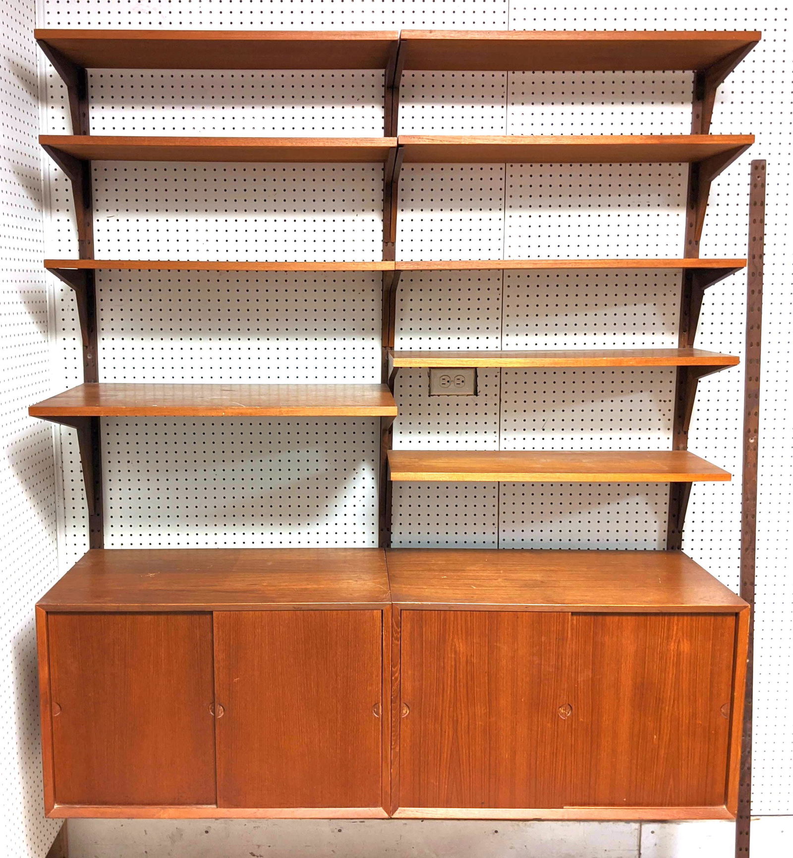 POUL CADOVIUS Cado Wall Unit Shelves and Cabinets.  Dan (1 of 11)