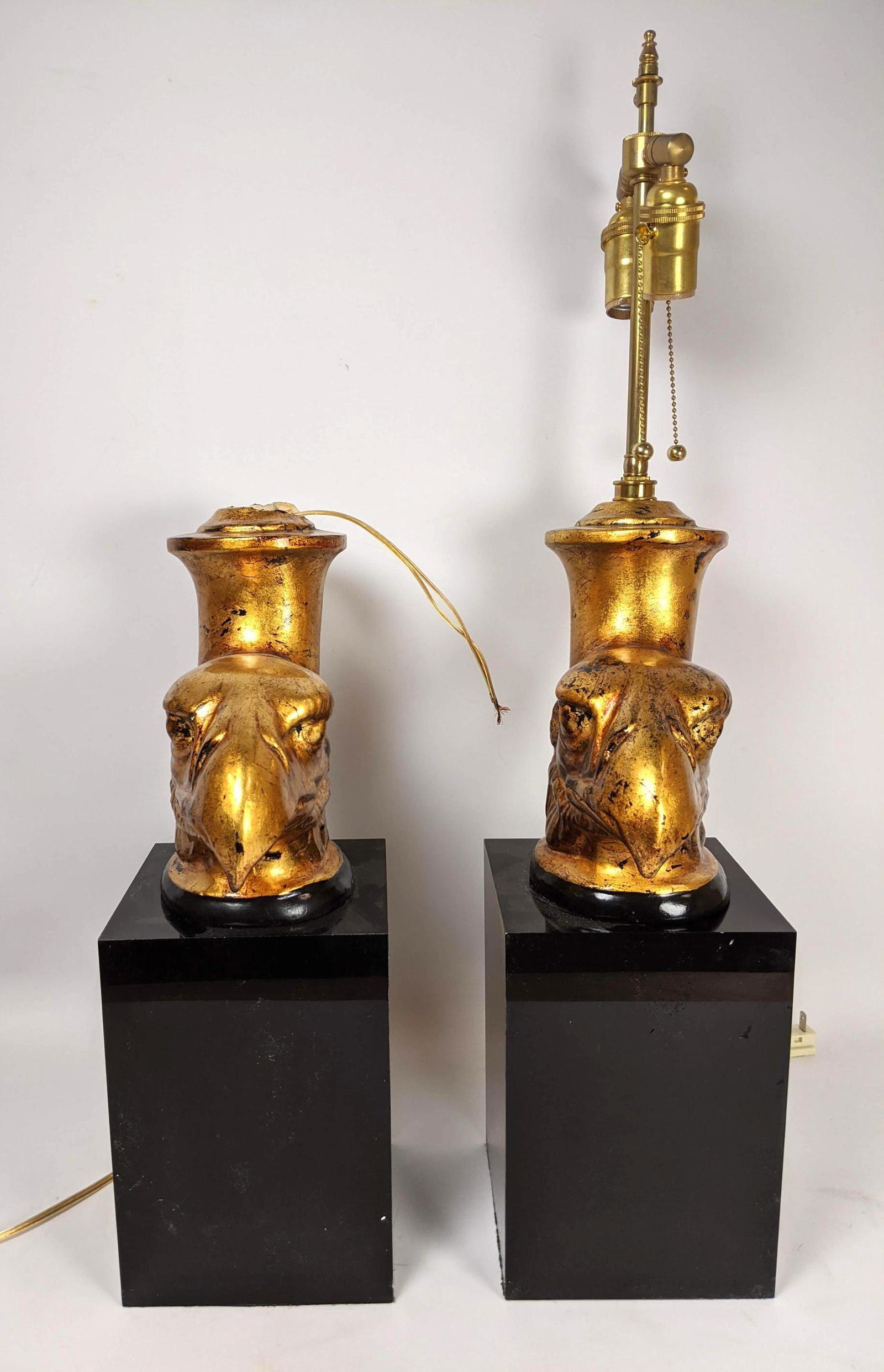 Eagle form table lamps. One is broken (1 of 12)
