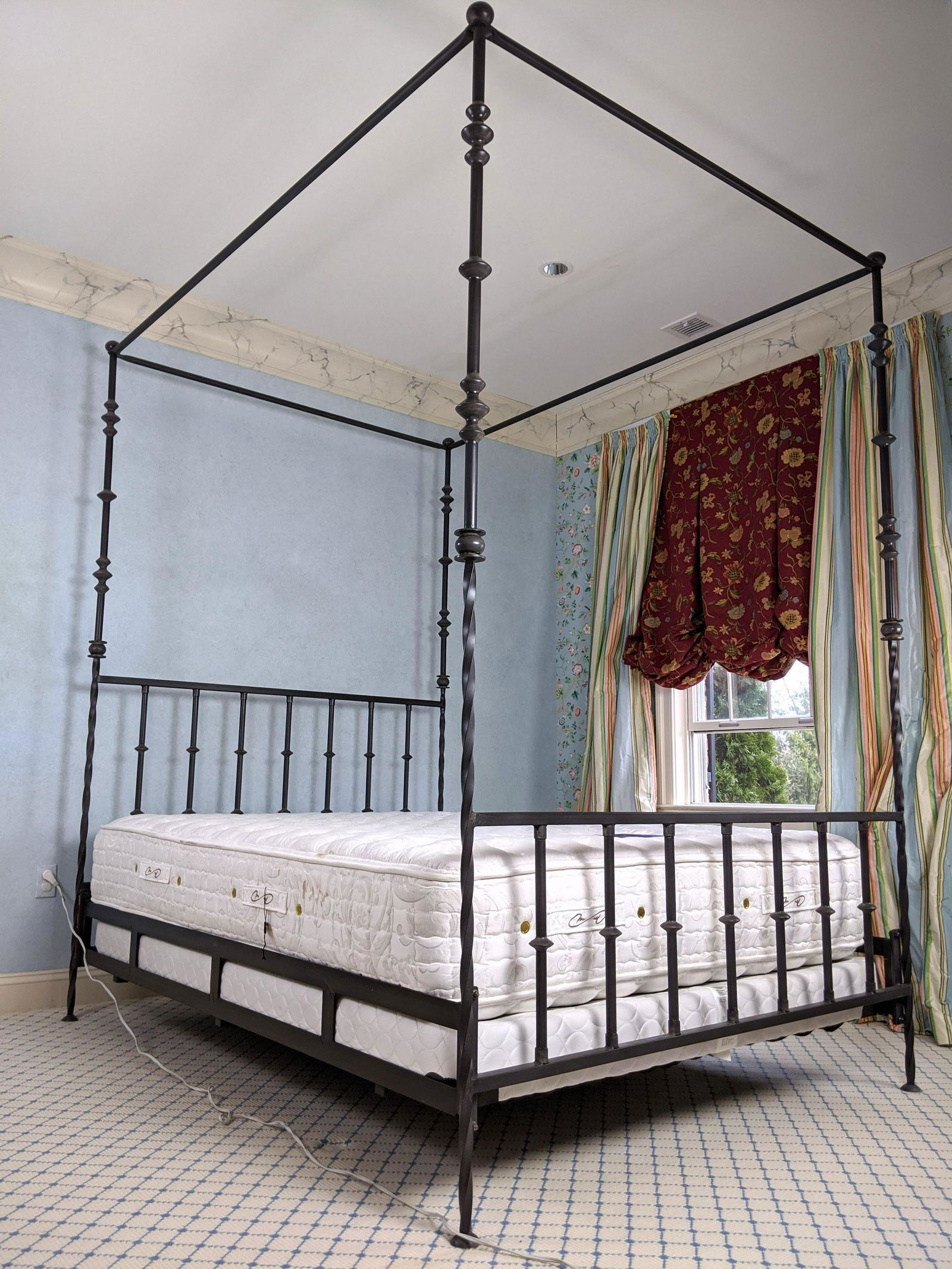 KREISS Provence Grande Queen Bed Frame Giacometti Style (1 of 9)