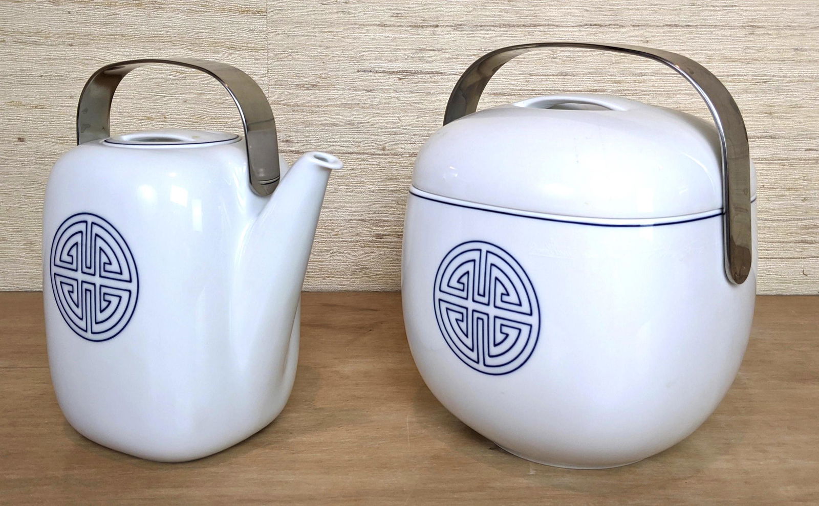 ROSENTHAL Suomi Teapot and Lidded Serving Bowl. Both wi (1 of 7)