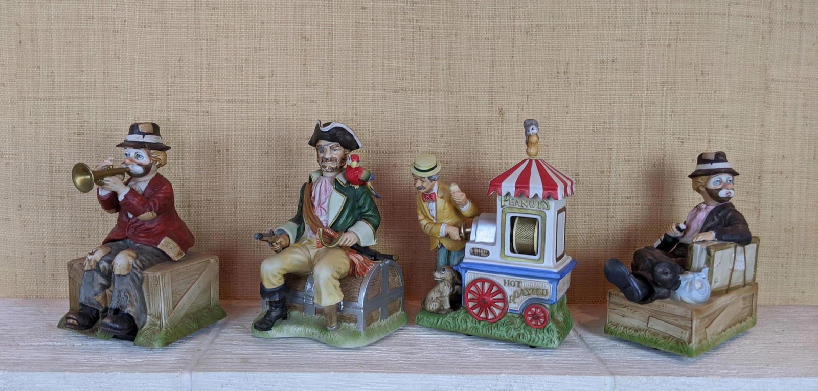 4pcs Musical Sculptures. Clowns, pirates, etc. Some MEL (1 of 20)