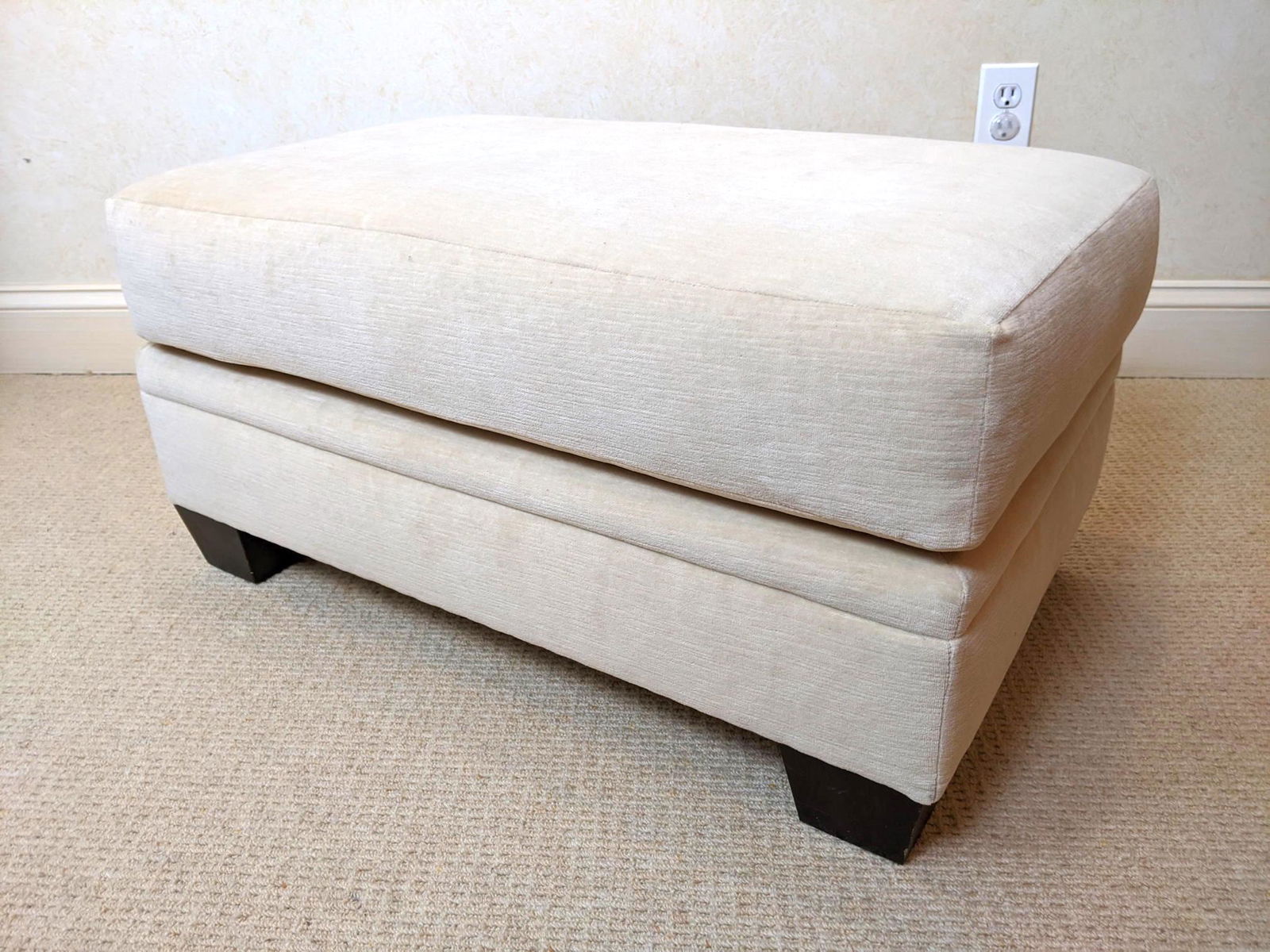 Upholstered Ottoman Bench Seat. (1 of 9)