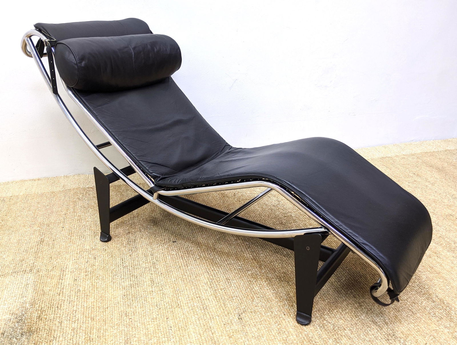 Le Corbusier LC4 Style Chaise Lounge Chair. Unmarked. (1 of 8)