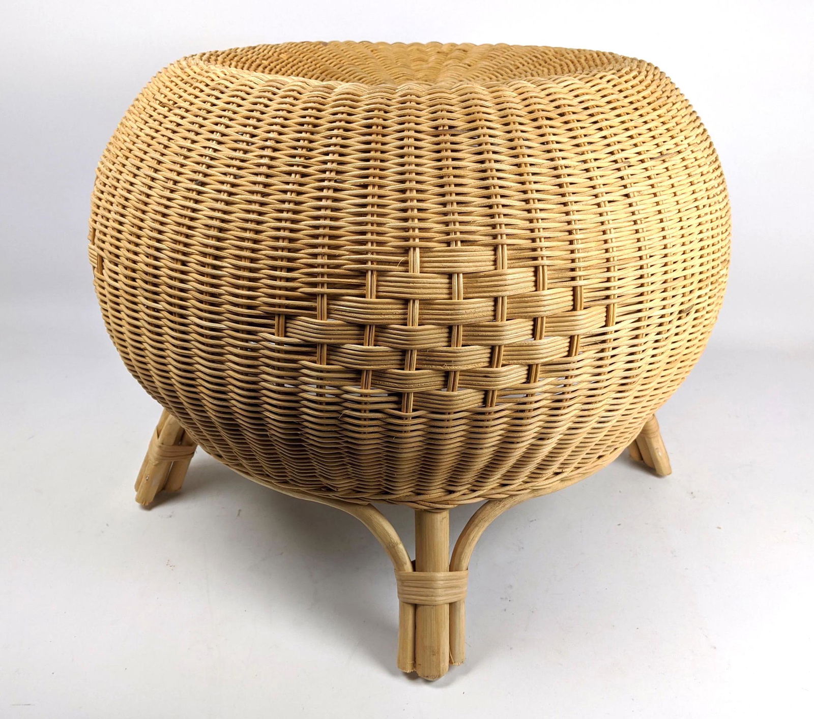 Woven Natural Wicker Foot Stool Ottoman. Four feet (1 of 7)