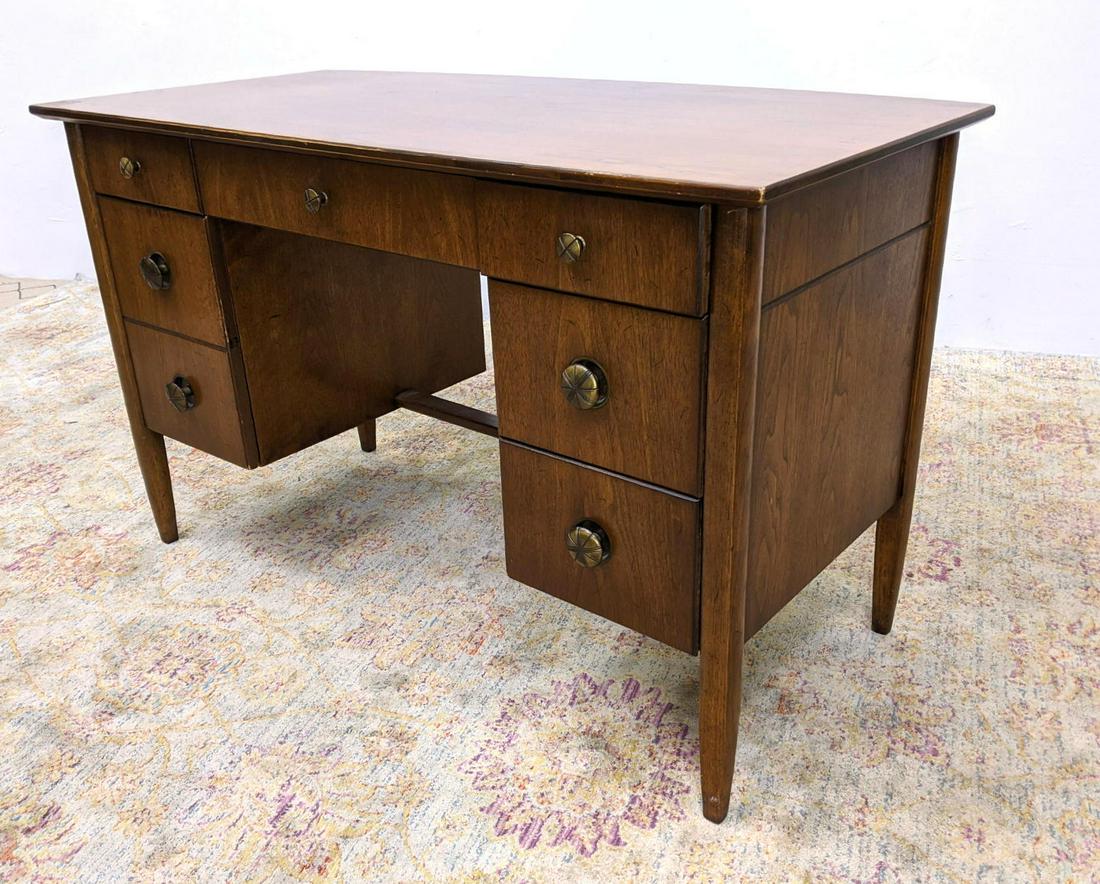 HENREDON "Circa 70" American Modern Desk. Walnut Kneeho (1 of 20)