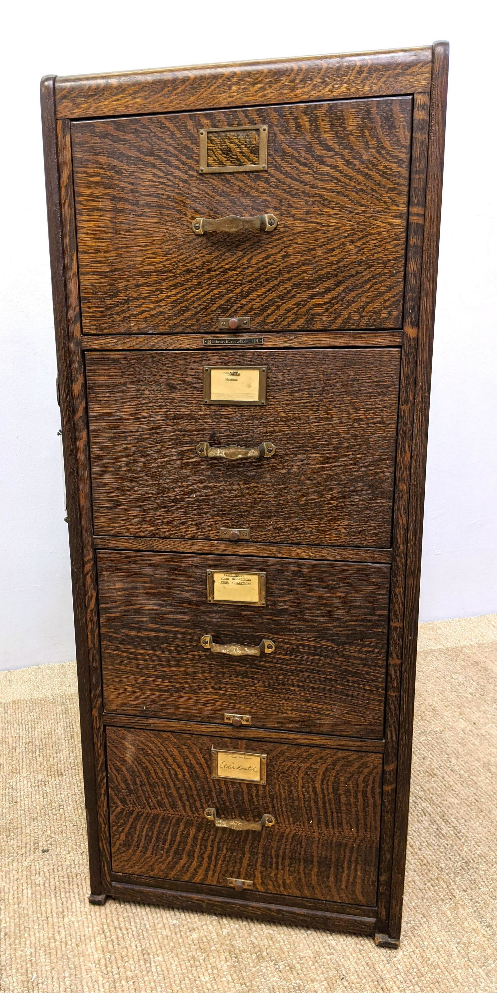 Vintage Oak 4 drawer File Cabinet.  Metal pulls. (1 of 13)