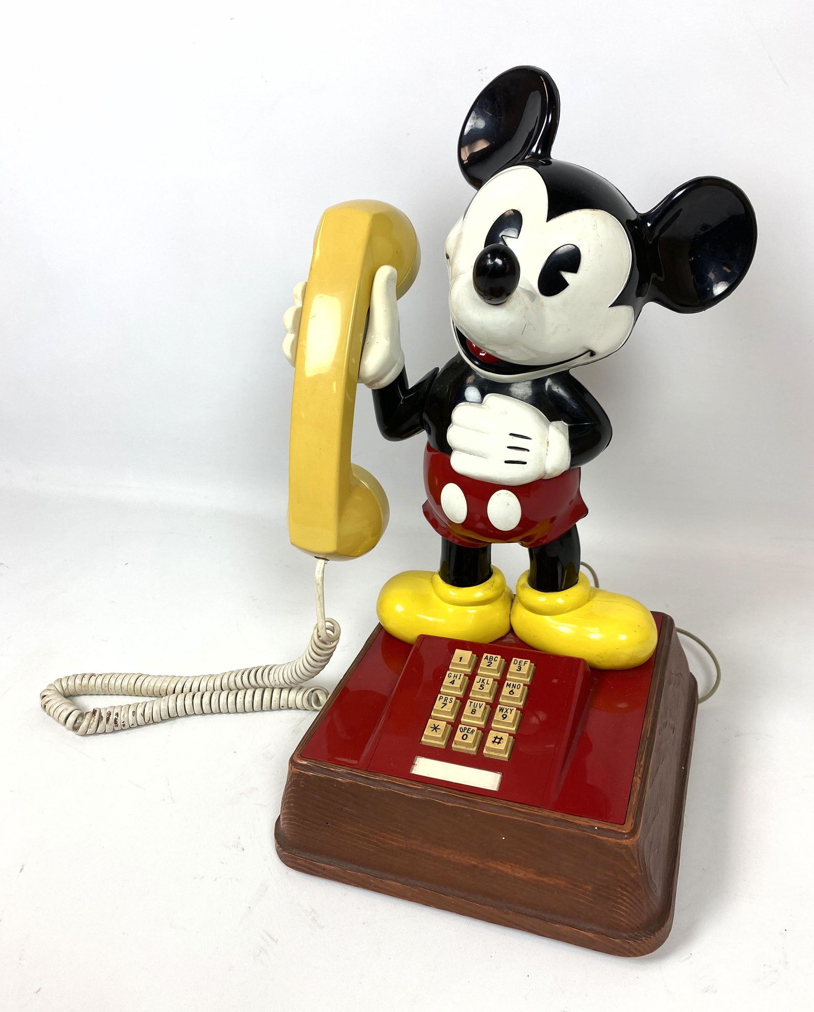 Vintage Mickey Mouse Push Button Phone. (1 of 15)