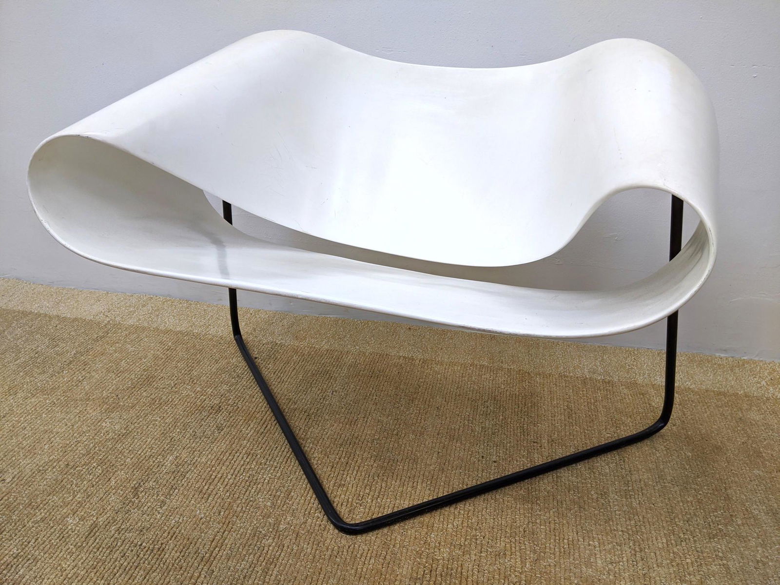 CESARE LEONARDI, FRANCA STAGI Molded White Ribbon Chair (1 of 10)