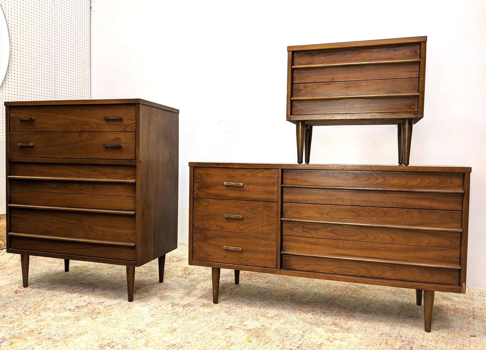 3pc BASSETT Bedroom Set. American Modern Walnut High & (1 of 20)