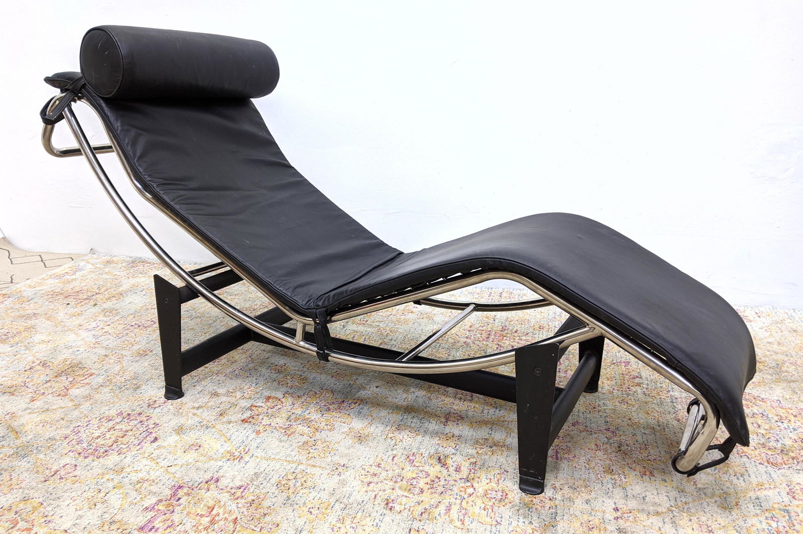 Le Corbusier LC4 Style Chaise Lounge Chair. Unmarked. (1 of 5)