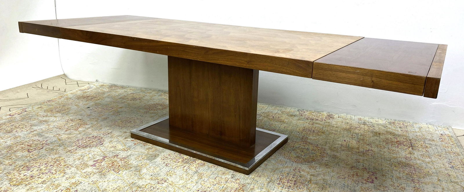 MILO BAUGHMAN STYLE PEDESTAL DINING TABLE.  Chrome trim (1 of 15)