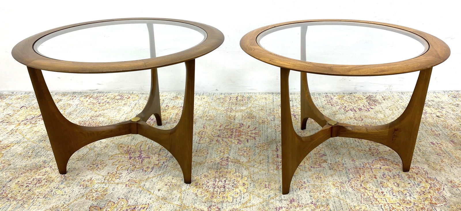 Pr LANE American Modern Walnut Round Side Tables. Inset (1 of 8)