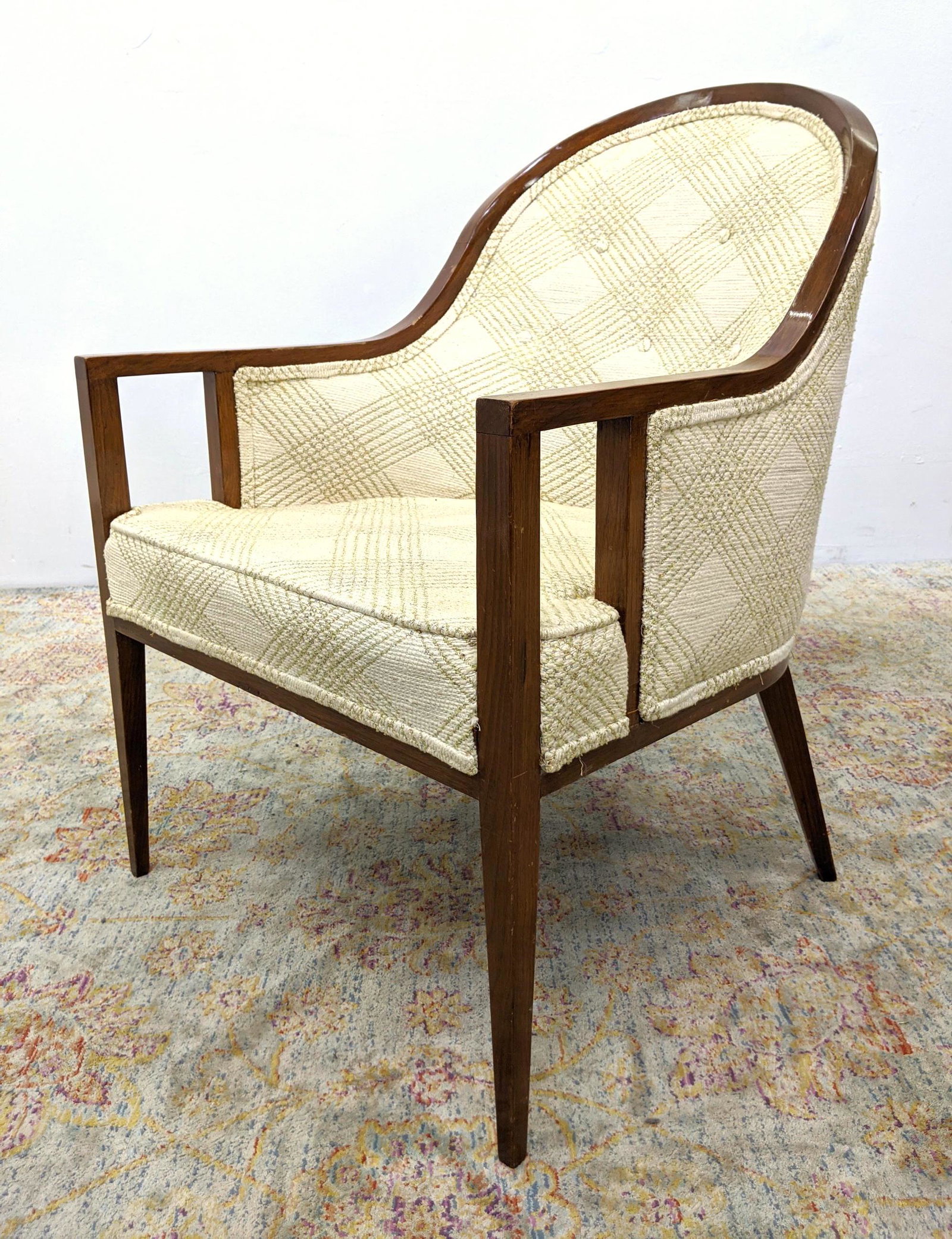 Harvey Probber Style Lounge Chair Curved Back.: Harvey Probber Style Lounge Chair Curved Back.-- Dimensions: H: 34.5 inches: W: 24.5 inches: D: 27 inches ---
