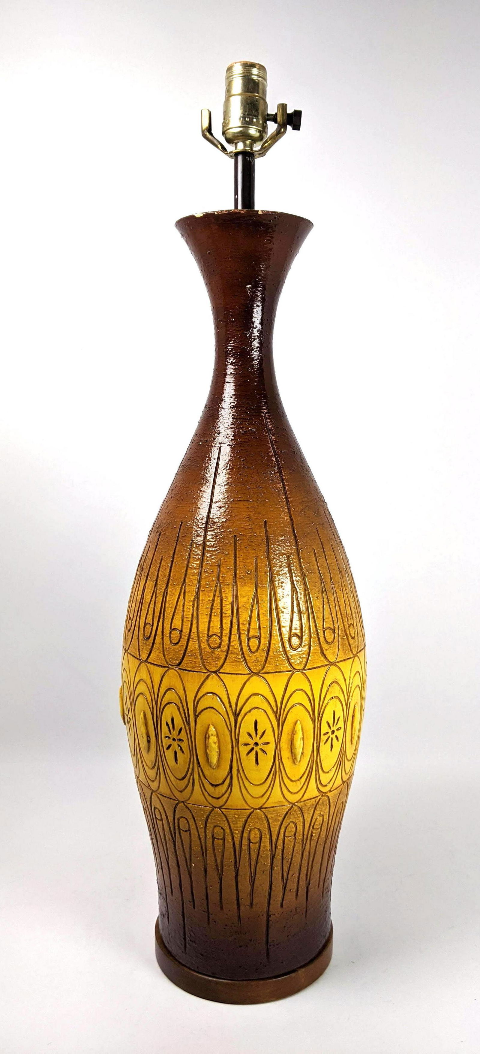 Painted Chalkware Modernist Lamp. Incised Design. Marke (1 of 13)