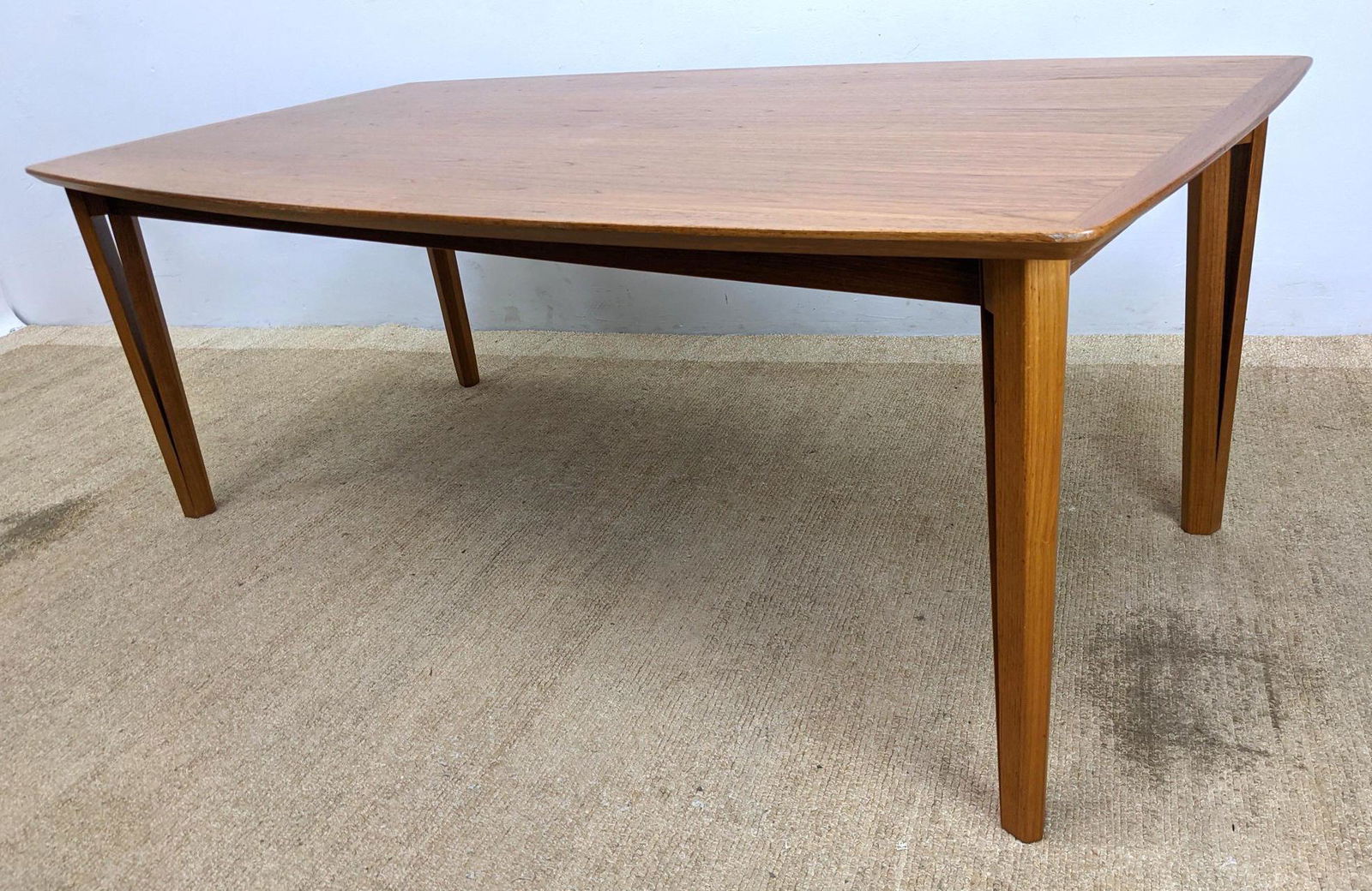 LAURITS M LARSENS Danish Modern Teak Dining Table. Angl (1 of 12)