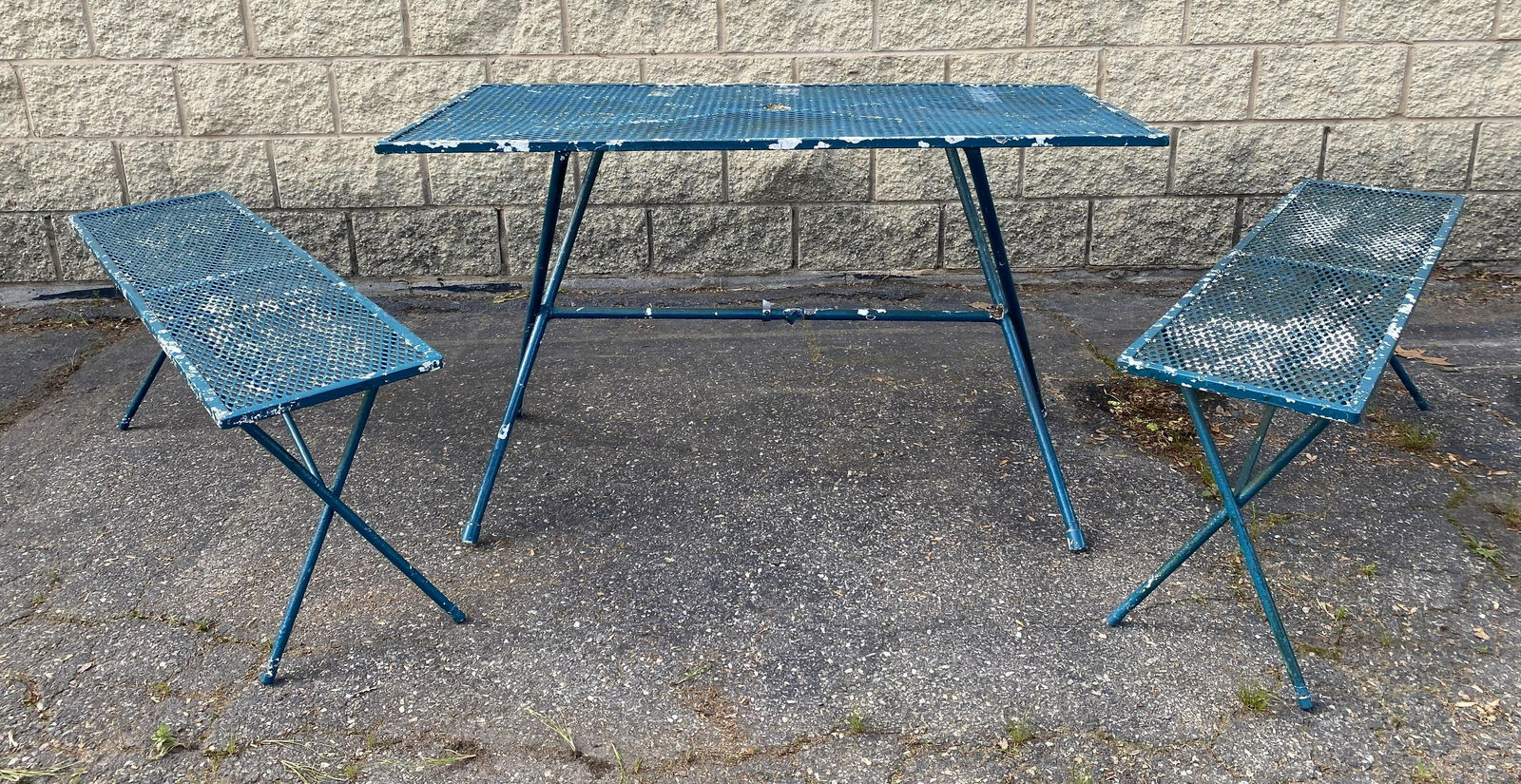 Outdoor Garden Patio set.  Table and 2 Benches.  Mesh d (1 of 7)