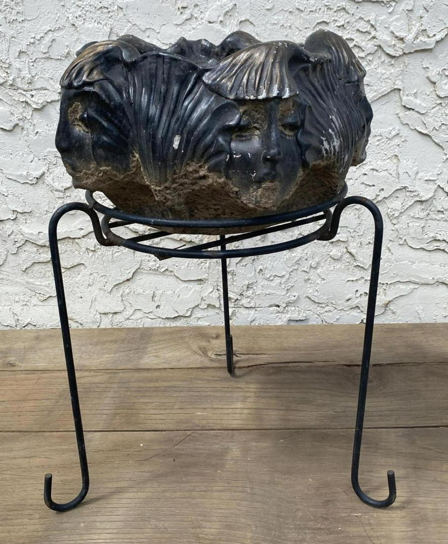 SIBLEY Face Planter on small Stand. Black and Gold Fini (1 of 7)