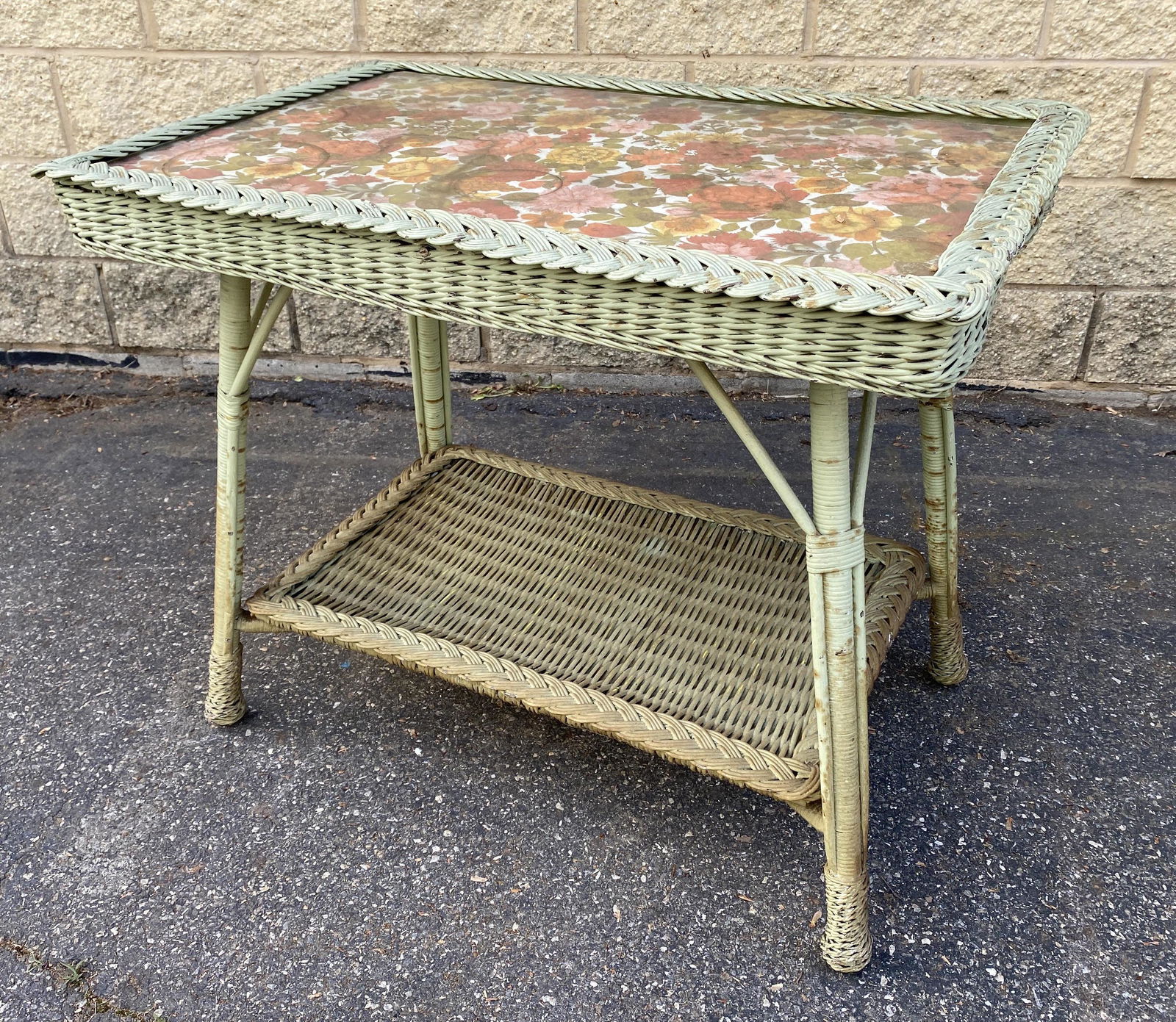 Vintage Wicker Porch Table. Glass top. (1 of 14)