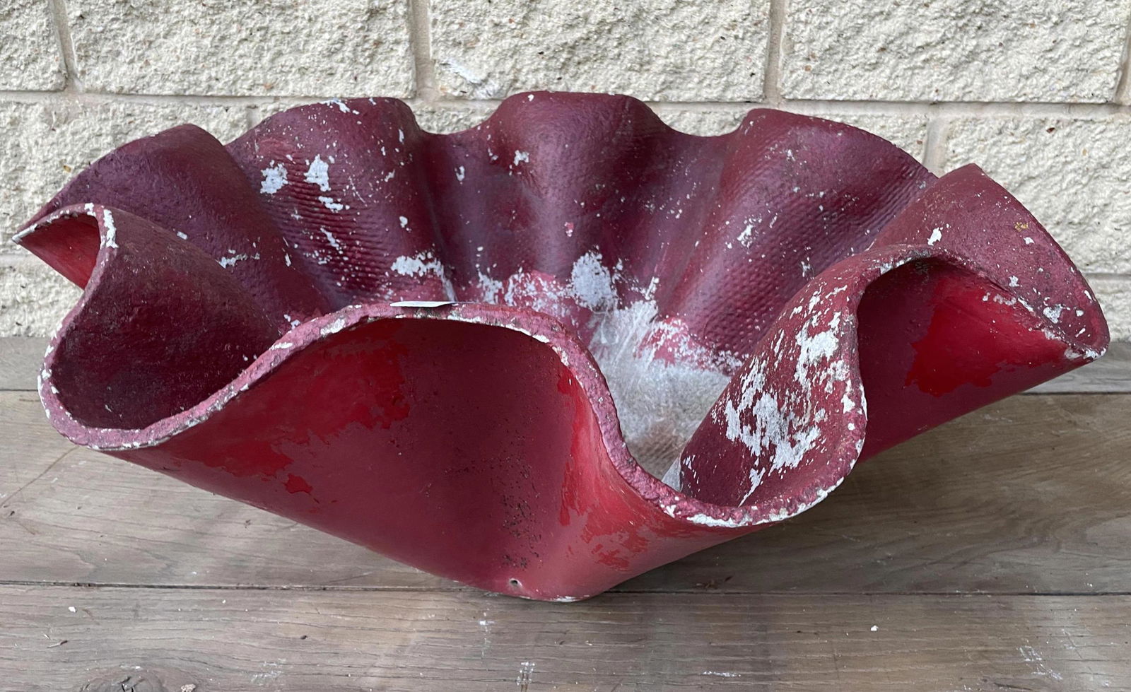 Large 31 inch WILLY GUHL Handkerchief  Planter. Painted (1 of 6)