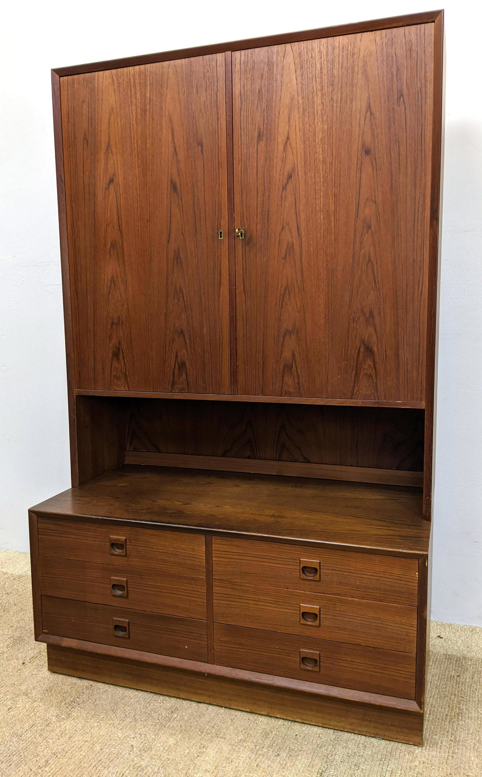 Danish Modern Teak Cabinet.  Double door and Drawers. (1 of 14)