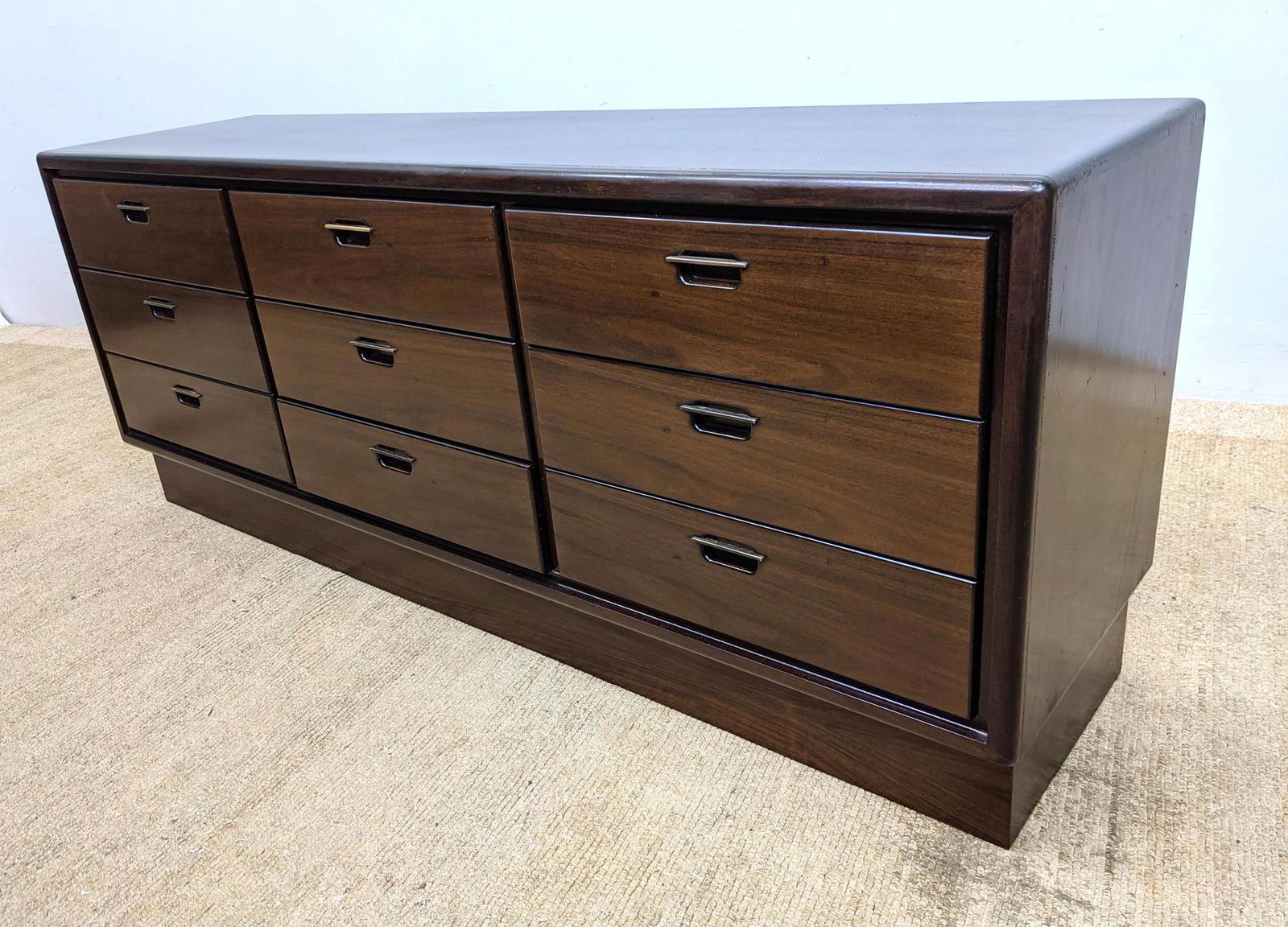 Danish Modern Rosewood Credenza Dresser Chest. Two Tone (1 of 10)