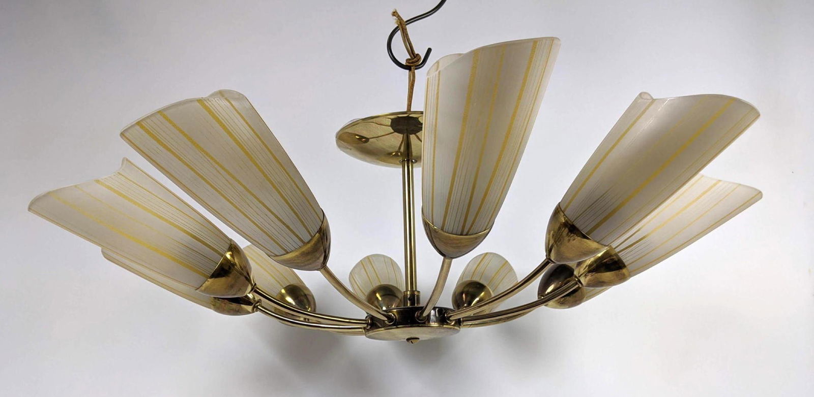 LIGHTOLIER Art Glass Shade Vintage Chandelier. Ten bras (1 of 12)