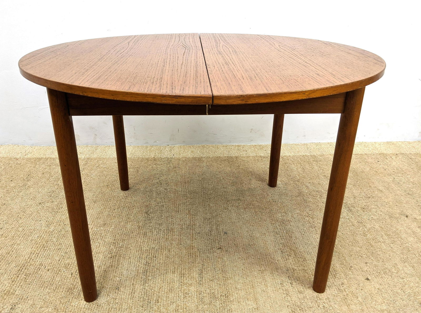 BRDR FURBO Danish Round Dining table with One 15.5 inch (1 of 9)