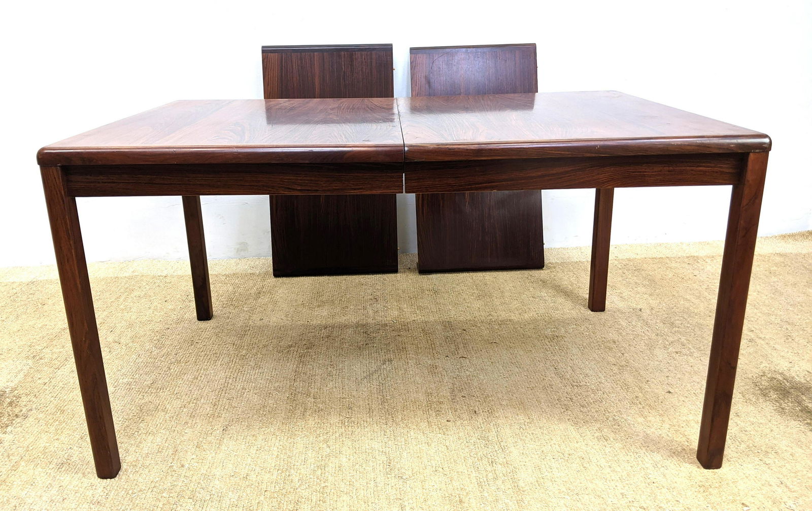 Danish Modern Rosewood Dining Table. Two 19.5in leaves (1 of 10)