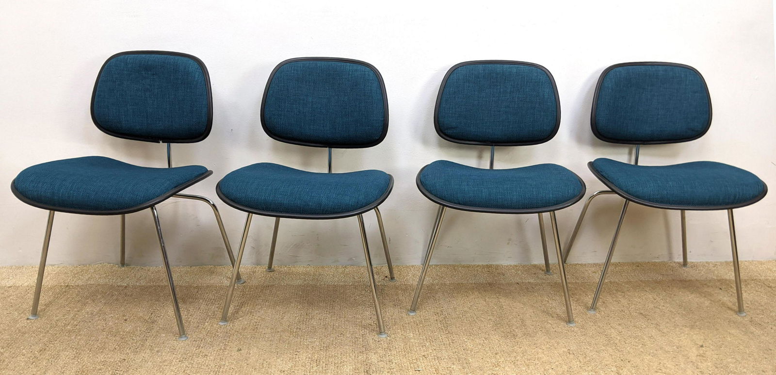 Set 4 Herman Miller Dining Chairs.  Upholstered with Ch (1 of 7)
