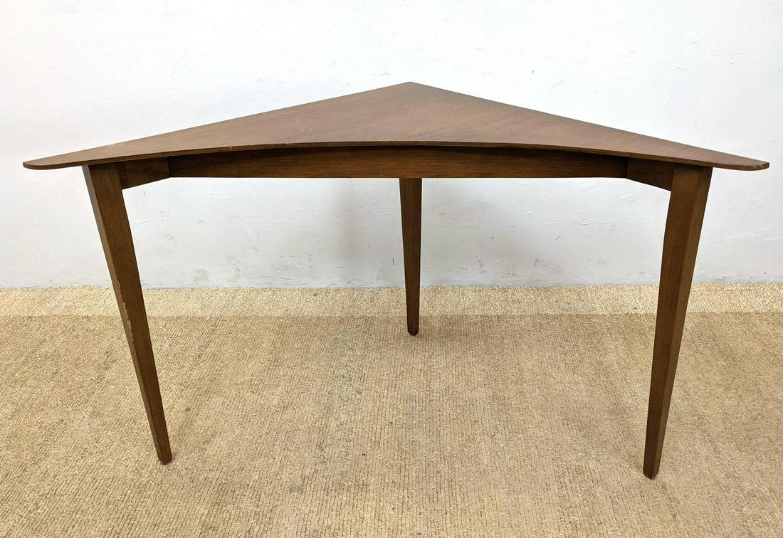 American Modern Corner table. (1 of 12)