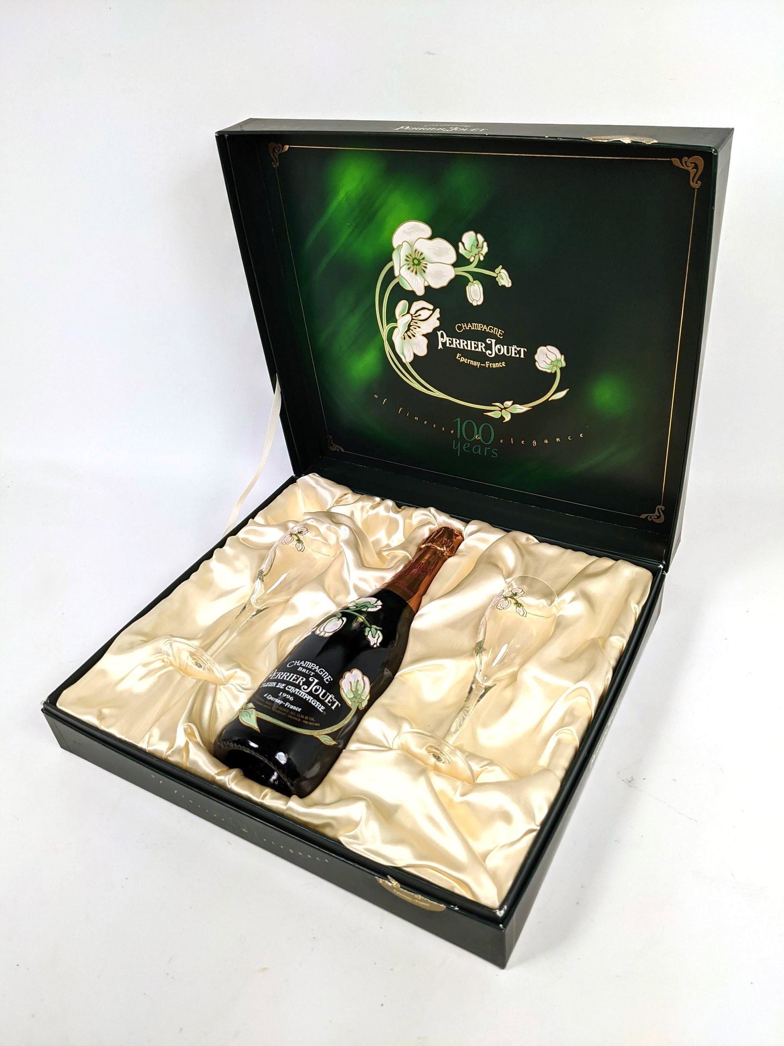 PERRIER JOUET Boxed 100th Anniversary Champagne Set. 75 (1 of 14)