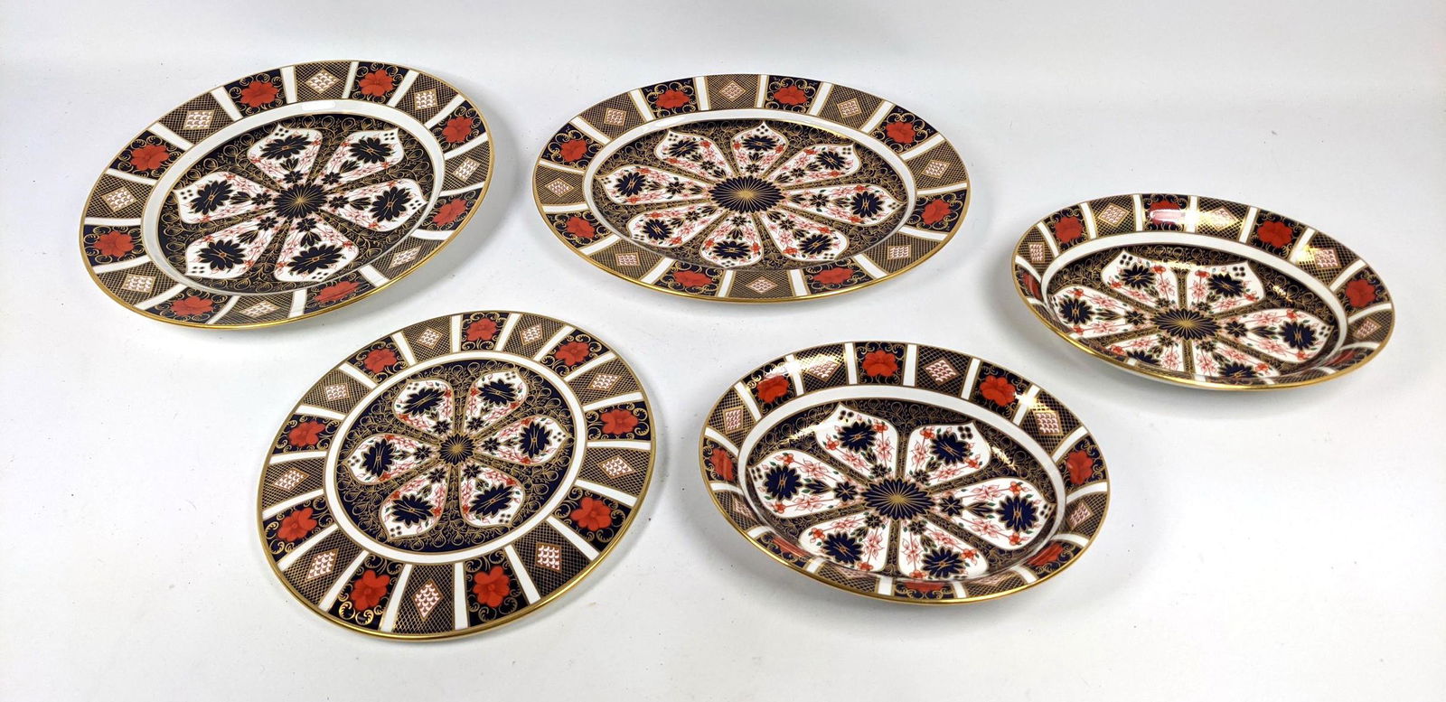 5pc ROYAL CROWN DERBY OLD IMARI Platters and round unde (1 of 9)